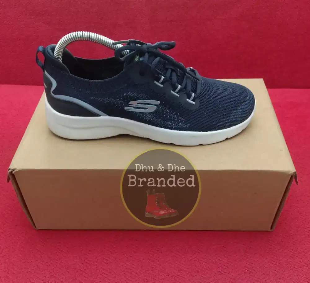 Sepatu skecher size 37 original ( prelove ) istimewa