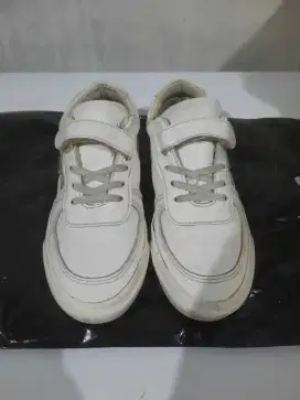Sepatu Air Walk White size 35 / 36