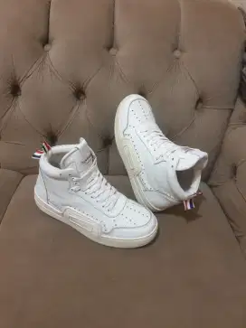 Mulus .authentic sepatu .sneakers thom browne size 41