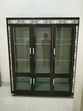 Lemari perabotan