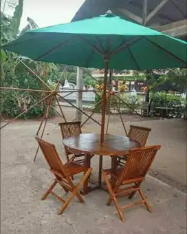 Kursi Set Meja Payung  Depan Restoran