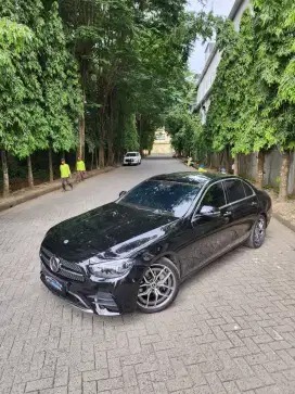 Mercy E300 AMG Facelift 2022 A/T Hitam