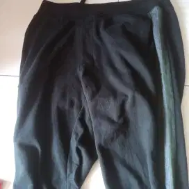 Celana Joger  brand Uniqlo murah!