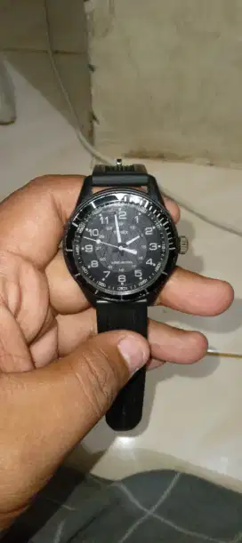 Jam Tangan Timex Classic Black T2P383 Bekas