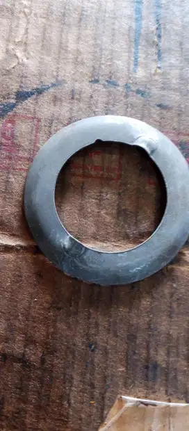 Karyawan toko sparepart
