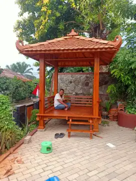 Gazebo taman kayu jati ukuran 2 x 2 meter
