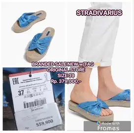 STRADIVARIUS SANDALS BLUE SIZE 39