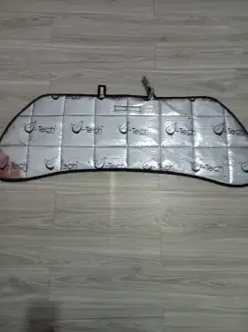 Peredam kap motor