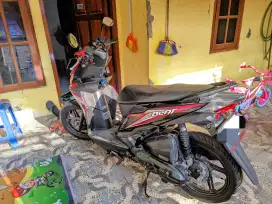 Beat 2018 warna Magenta hitam