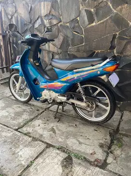 Honda supra biru