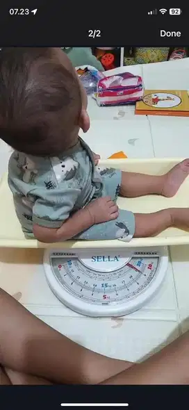 Timbangan bayi manual