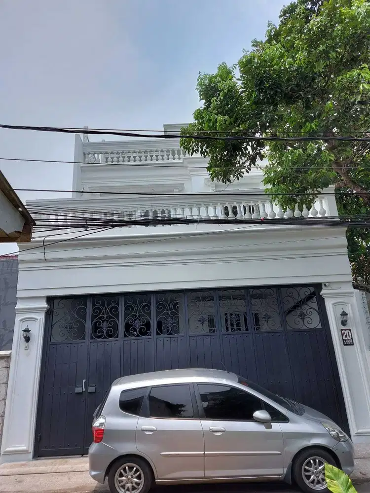 Rumah mewah kelapa dua kebon jeruk 3.5 lantai full fumish