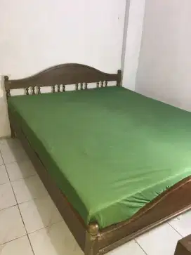 Tempat tidur kuno jati asli