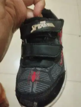Sepatu spiderman sport station