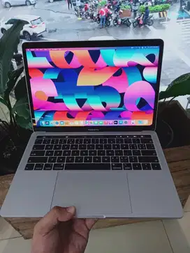 Macbook Pro 13 2018 i7 16 512gb