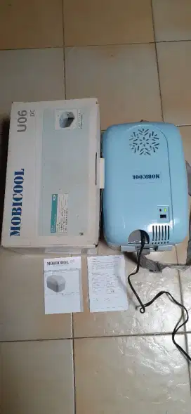 Mobicool atau kulkas / pemanas dimobil