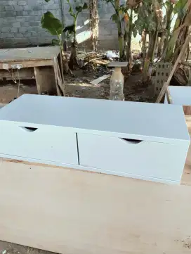 Meja rak tv gantung