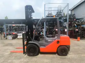 Forklift bekas 3 ton tahun 2017 faktur Lengkap