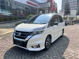 Nissan Serena 2.0  C.27 Two Tone