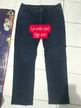Jeans jumbo warna navy gelap