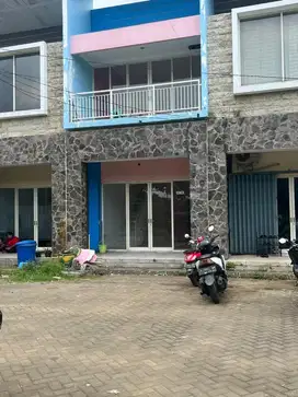 Dijual cepat ruko untuk usaha. 2 lantai luas tanah 4,5x15