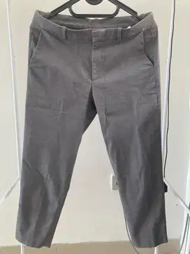 UNIQLO ANKLE PANTS GREY SIZE S-M (WOMAN)