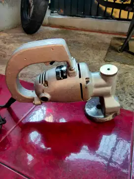 Mesin potong plat besi metal shear hitachi