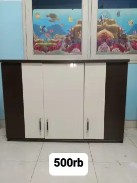 Lemari gantung 3 pintu