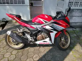 CBR 150 R 2017 low KM Red Racing Team