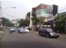 Gedung 4 Lantai Siap Pakai, Hoek, di Jl. Radio Dalam Raya, Jaksel