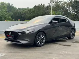 mazda 3 hatchback 2.0 AT 2021 mulus, pajak panjang