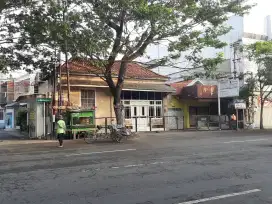 Disewakan Cocok u/ Usaha Toko, Kantor, dan Bank di Undaan Kulon