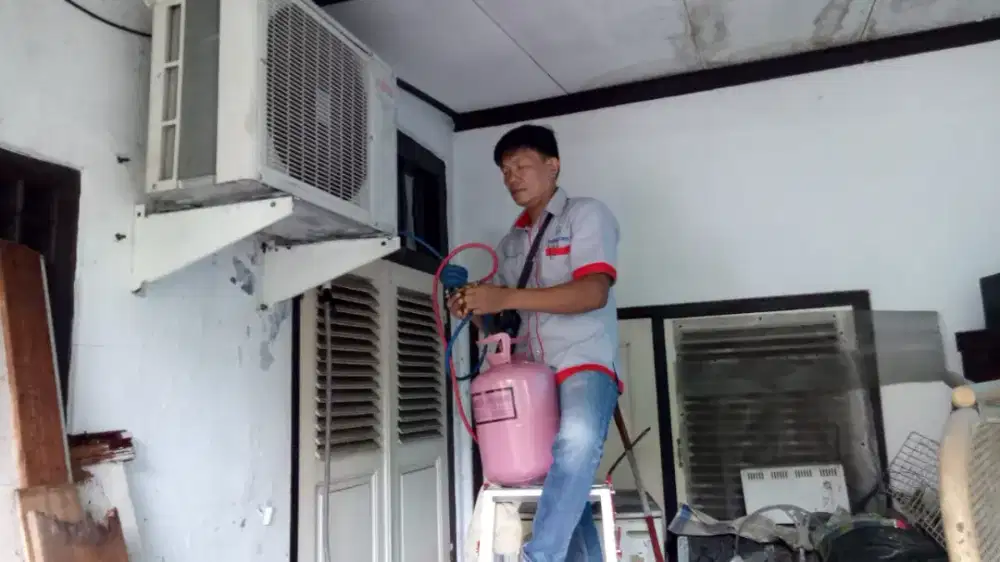 JASA SERVICE KULKAS MESIN CUCI DI KERJAKAN DITEMPAT AC PELANGI TECHNIC