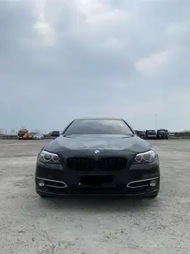 BMW 520i 2016 Hitam