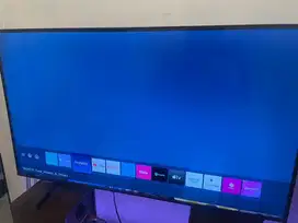 TV Samsung 4K UHD AU8000 43Inch