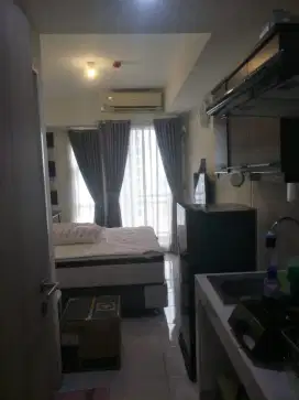 DI SEWAKAN /JUAL : AKASA Tower 1 KALYANA Lt.8 View Swimming Pool