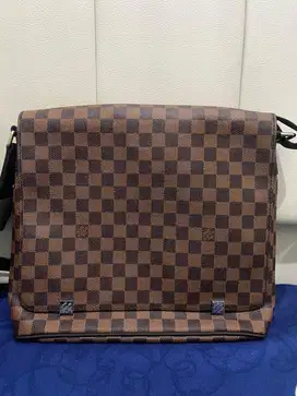 Louis Vuitton NM District Messenger Bag