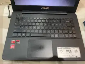 Laptop Asus AMD A8 Radeon R5