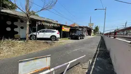 Tanah Bangunan Jalan Slamet Riyadi Makam Haji Pajang Surakarta