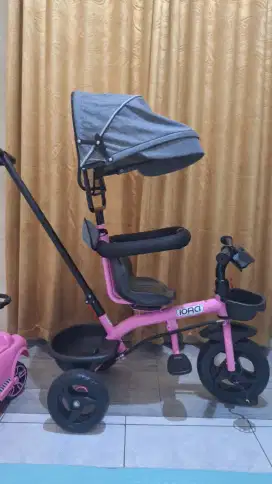 Sepeda anak iora roda tiga pink