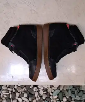 Sepatu Berskha preloved
