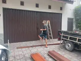 Folding gate rolling door