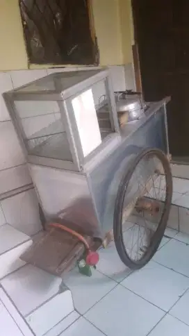Jual gerobak aja nih