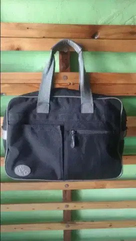 Tas jinjing ada banyak model