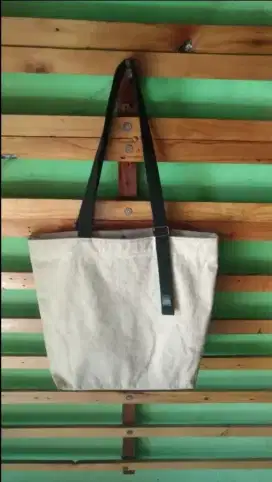 Tas totebag putih cream