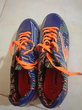 Sepatu Bola Speed Edisi Kurang Cocok