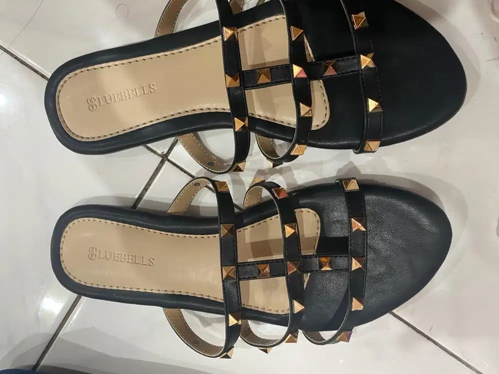 sendal wanita warna hitam