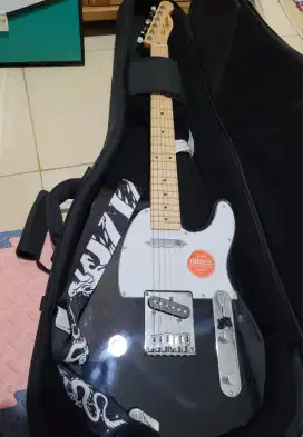 Paket Squier Affinity Series Telecaster + BOSS ME-80 Multiple Effects