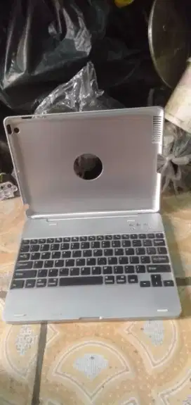 Keyboard berkualitas sdh bluethut kond normal hrg terjangkau cpt murah