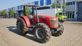 Traktor MASEY FERGUSON MF4708